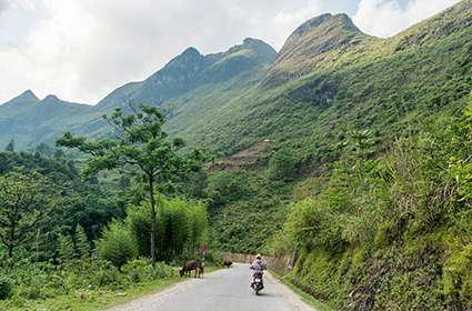 Motorbike tour to Ba Be lake 4 days 3 nights